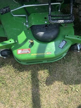 Image of John Deere 2025R equipment image 3