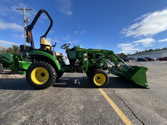 2025 John Deere 2025R Equipment Image0