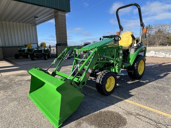2025 John Deere 2025R Equipment Image0