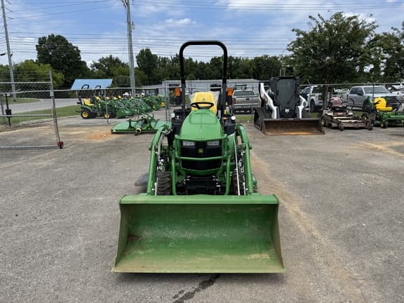 Image of John Deere 2025R equipment image 2