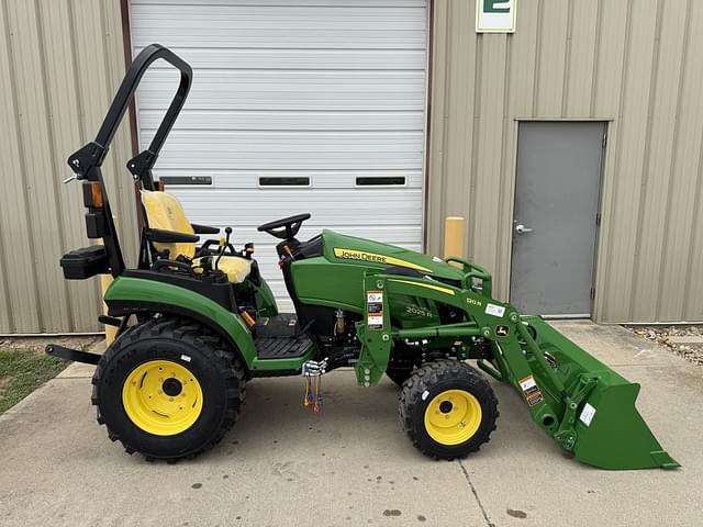 Image of John Deere 2025R equipment image 3