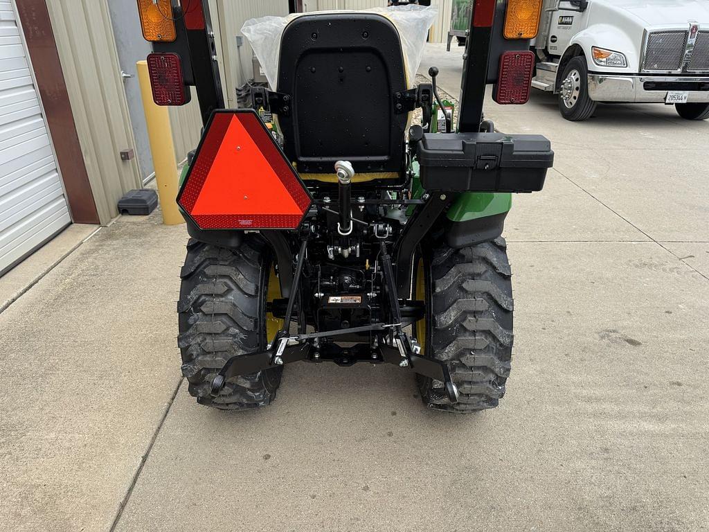 Image of John Deere 2025R Image 1