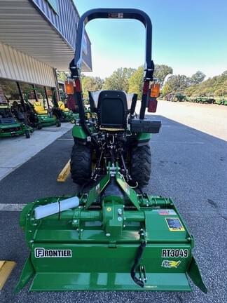 Image of John Deere 2025R equipment image 3