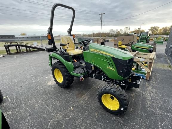 Image of John Deere 2025R Image 0