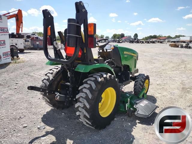 Image of John Deere 2025R equipment image 4