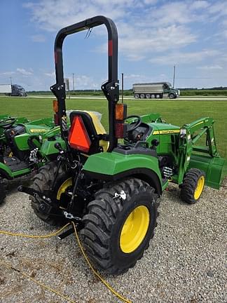 Image of John Deere 2032R equipment image 2