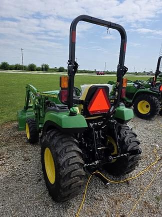 Image of John Deere 2032R equipment image 1