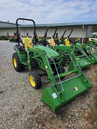 Image of John Deere 2032R equipment image 3