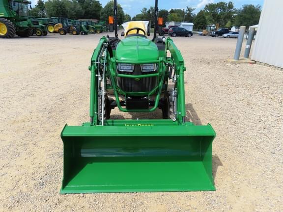 Image of John Deere 2032R equipment image 3