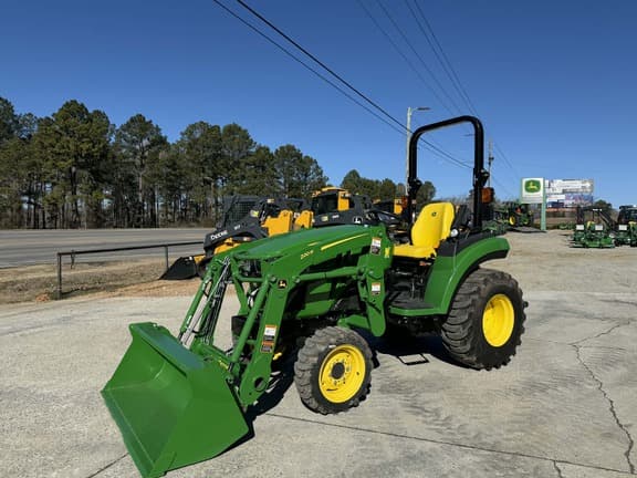 Image of John Deere 2032R equipment image 1