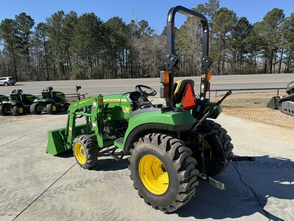 Image of John Deere 2032R equipment image 3