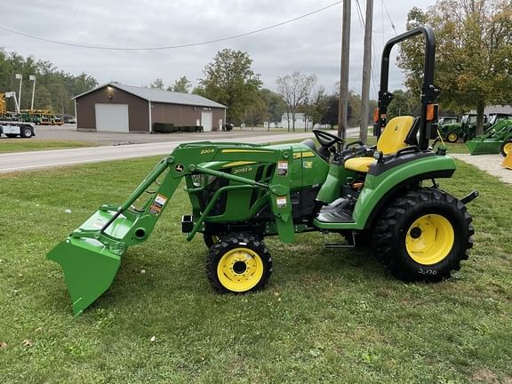 2025 John Deere 2032R Equipment Image0