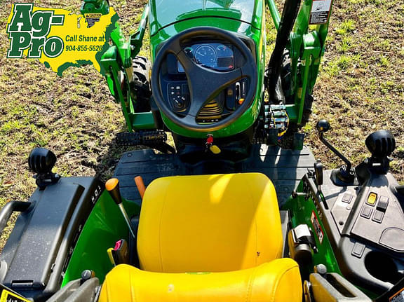 Image of John Deere 2032R equipment image 3