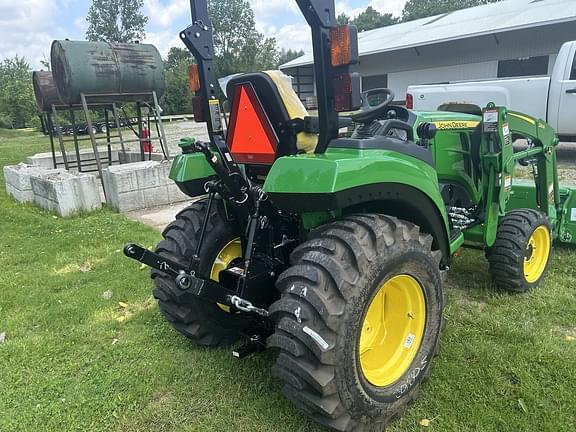 Image of John Deere 2032R equipment image 4