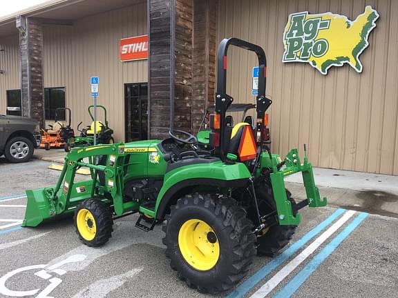 Image of John Deere 2032R equipment image 2