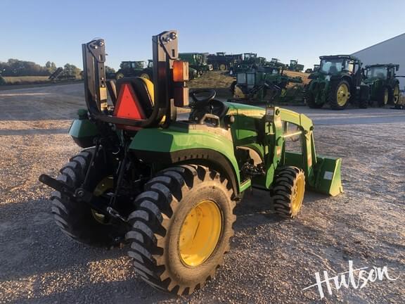 Image of John Deere 2032R equipment image 3