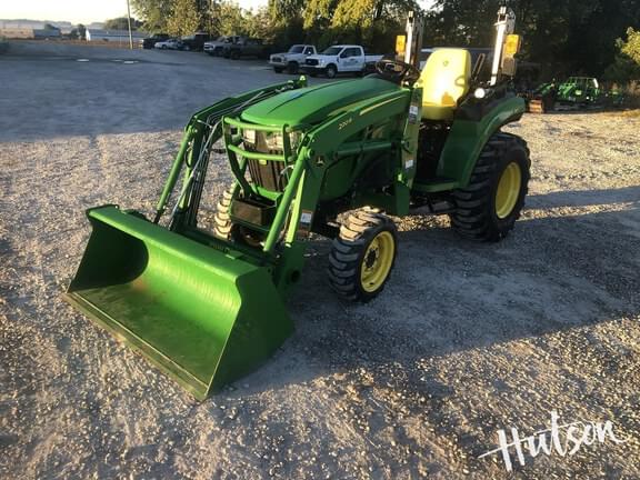 Image of John Deere 2032R equipment image 1