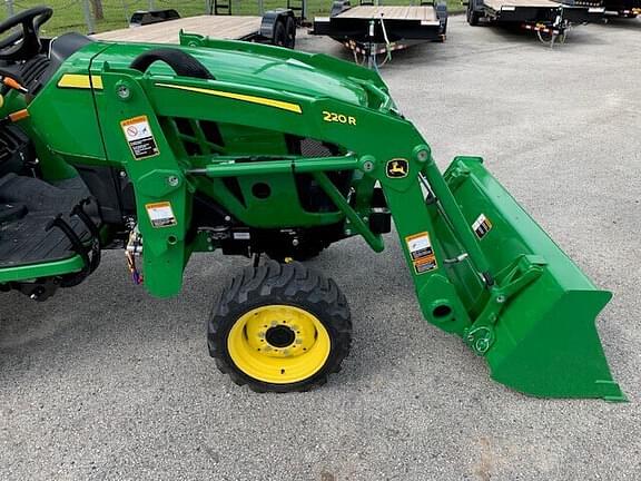 Image of John Deere 2032R equipment image 3