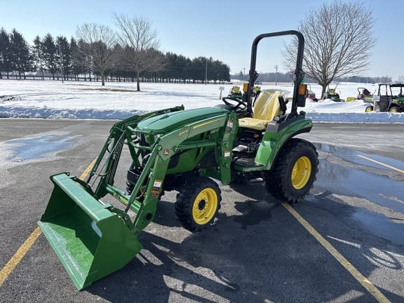 2025 John Deere 2032R Equipment Image0