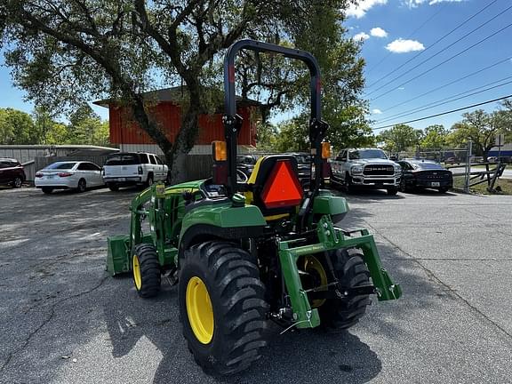 Image of John Deere 2032R equipment image 2