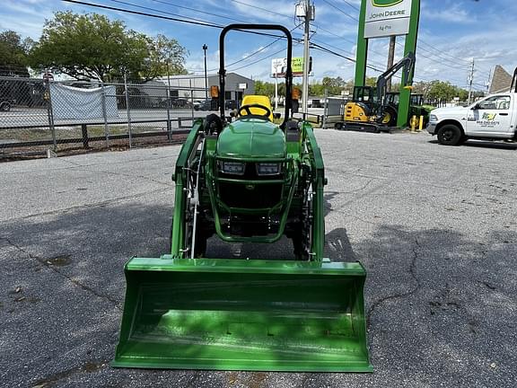 Image of John Deere 2032R equipment image 3