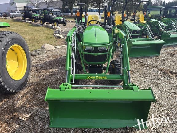 Image of John Deere 2032R equipment image 2