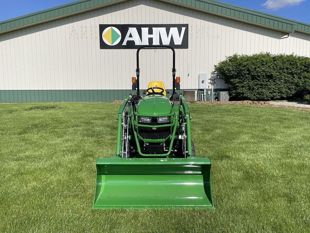 Image of John Deere 2032R Image 1