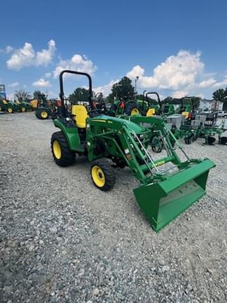 Image of John Deere 2032R equipment image 2