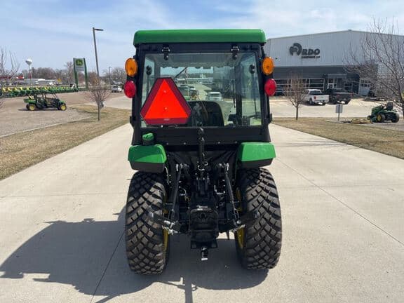 Image of John Deere 2032R equipment image 3