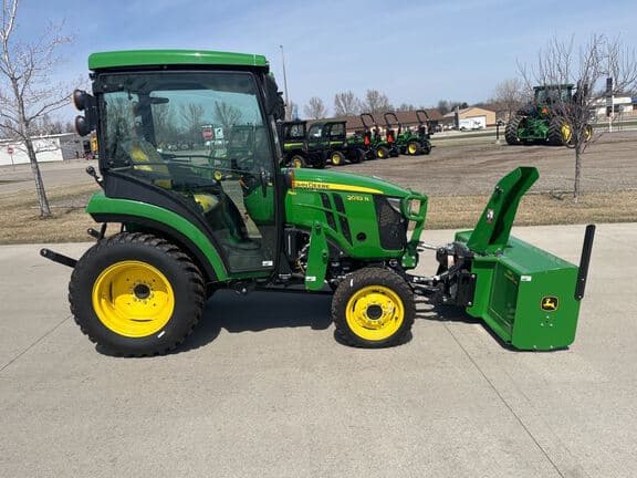 Image of John Deere 2032R equipment image 1