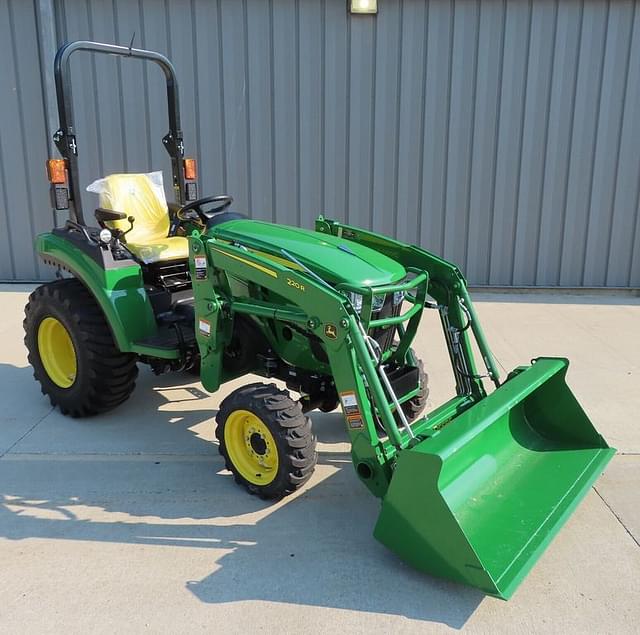 Image of John Deere 2032R equipment image 1