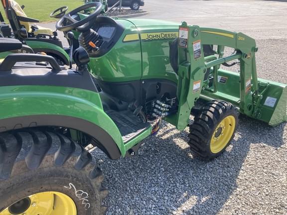 Image of John Deere 2038R equipment image 4