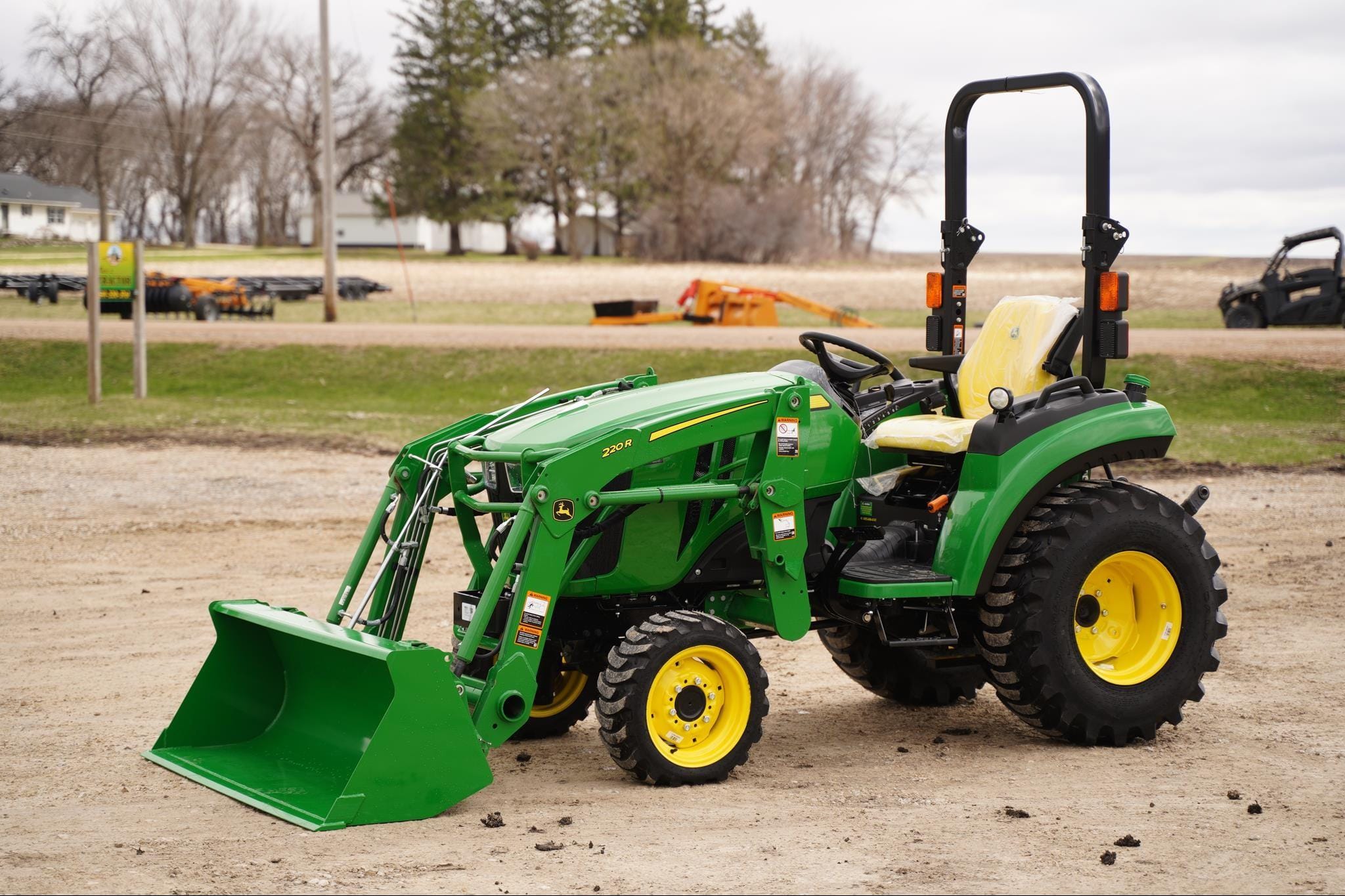 2025 John Deere 2038R Equipment Image0