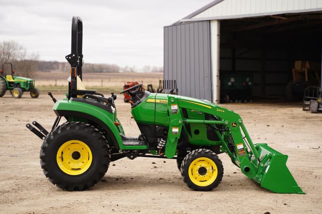 Image of John Deere 2038R equipment image 3