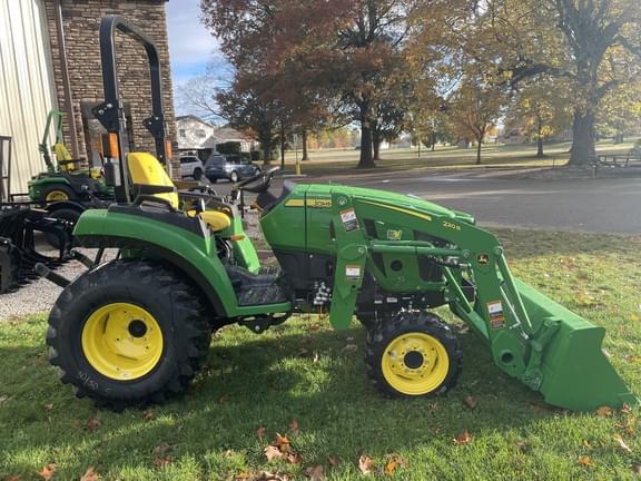 Image of John Deere 2038R equipment image 3