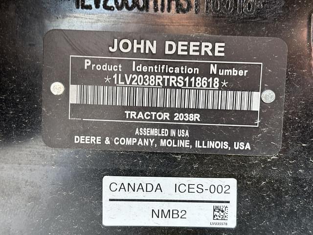 Image of John Deere 2038R equipment image 4