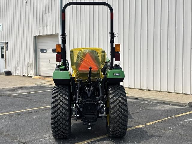 Image of John Deere 2038R equipment image 3