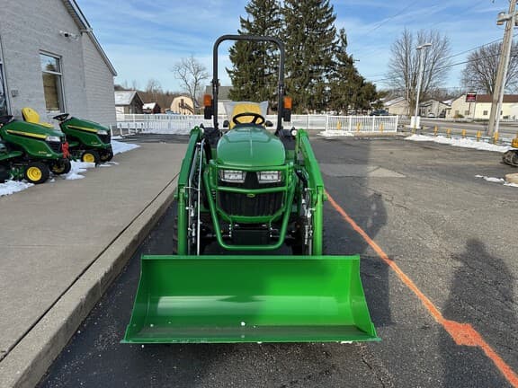 Image of John Deere 2038R equipment image 4