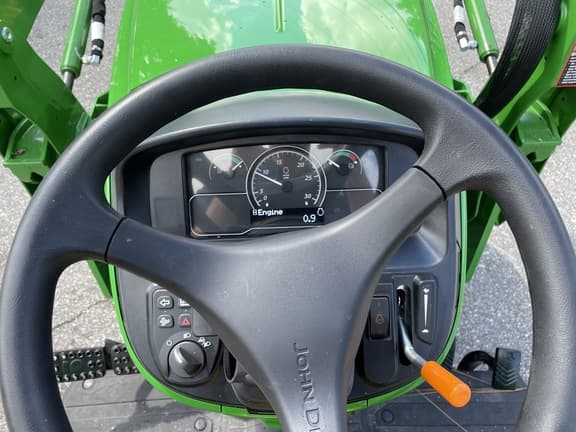 Image of John Deere 2038R equipment image 3