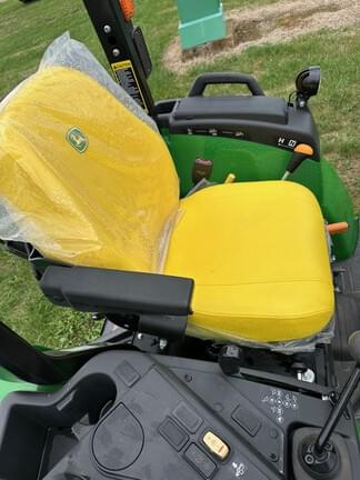 Image of John Deere 2038R equipment image 4
