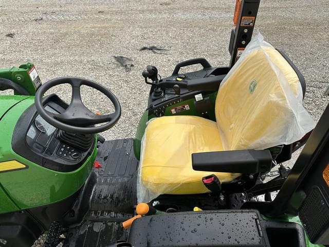 Image of John Deere 2038R equipment image 4