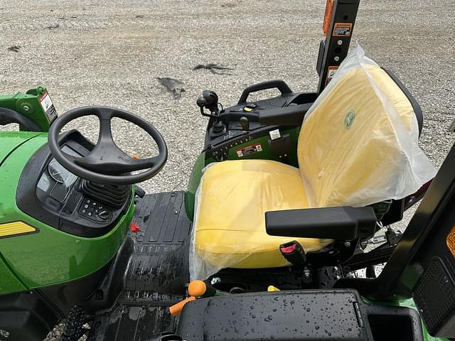 Image of John Deere 2038R equipment image 4