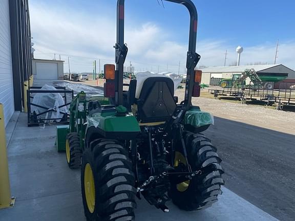 Image of John Deere 2038R equipment image 3