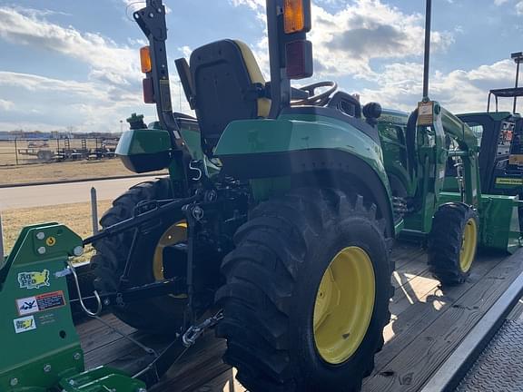 Image of John Deere 2038R equipment image 4