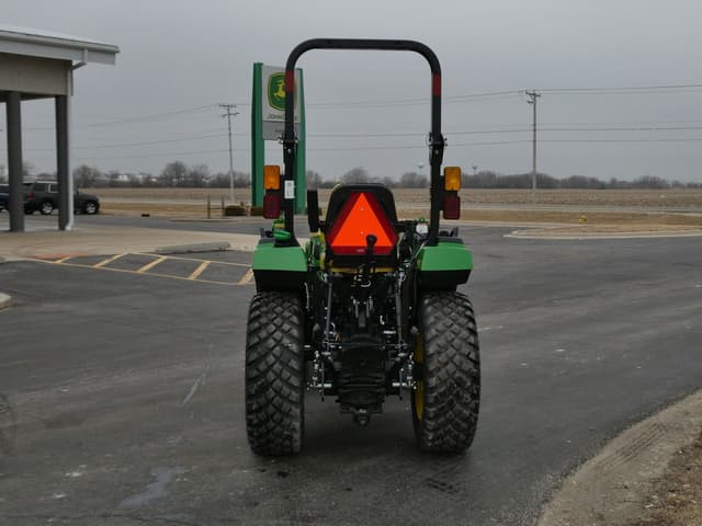 Image of John Deere 2038R equipment image 3
