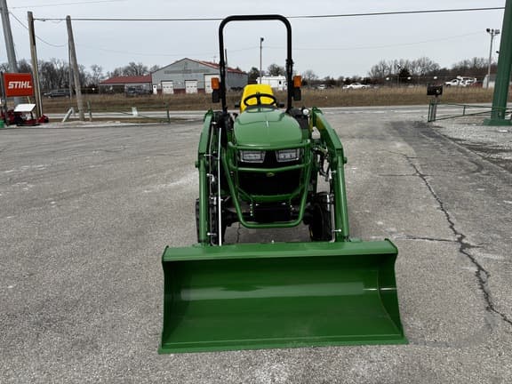 Image of John Deere 2038R equipment image 3