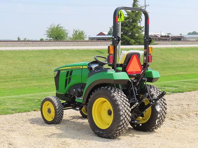 Image of John Deere 2038R equipment image 3