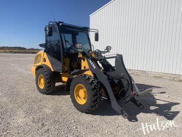 Main image John Deere 204G