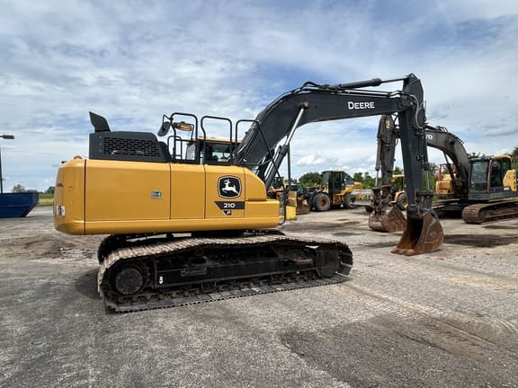 Image of John Deere 210P equipment image 3
