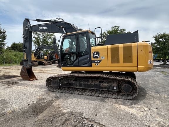 Image of John Deere 210P equipment image 4